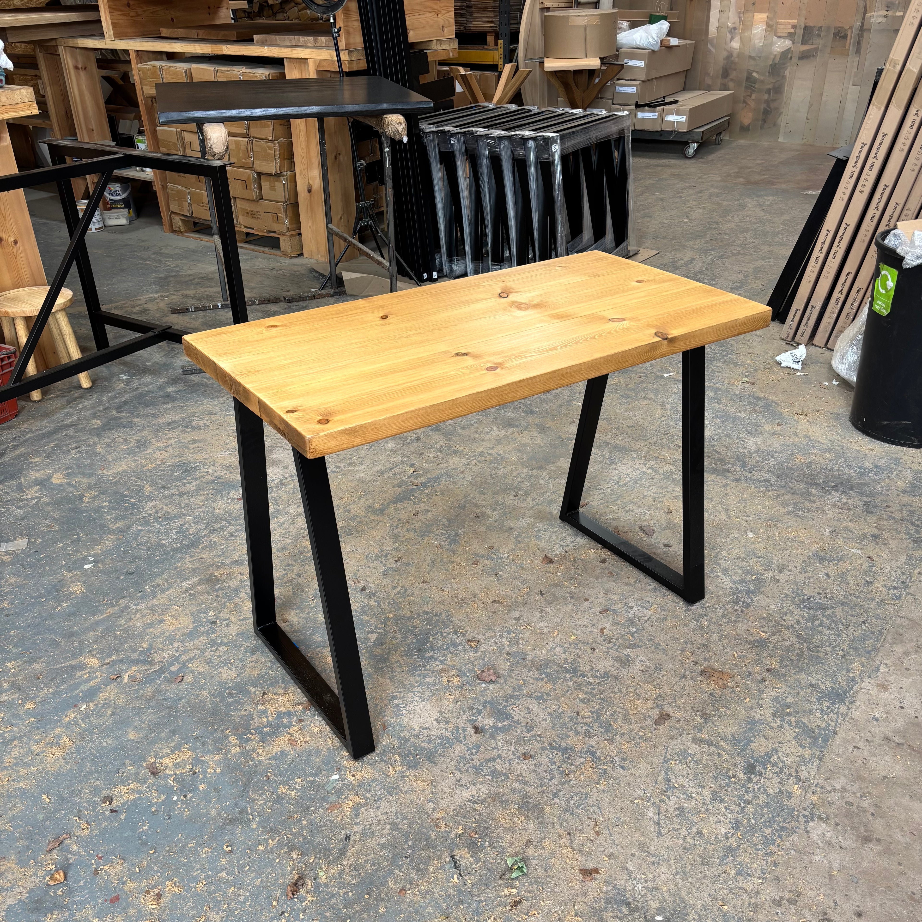 Rustic office desk - Thin Trapeze legs 110cm x 58cm - Rugger Brown