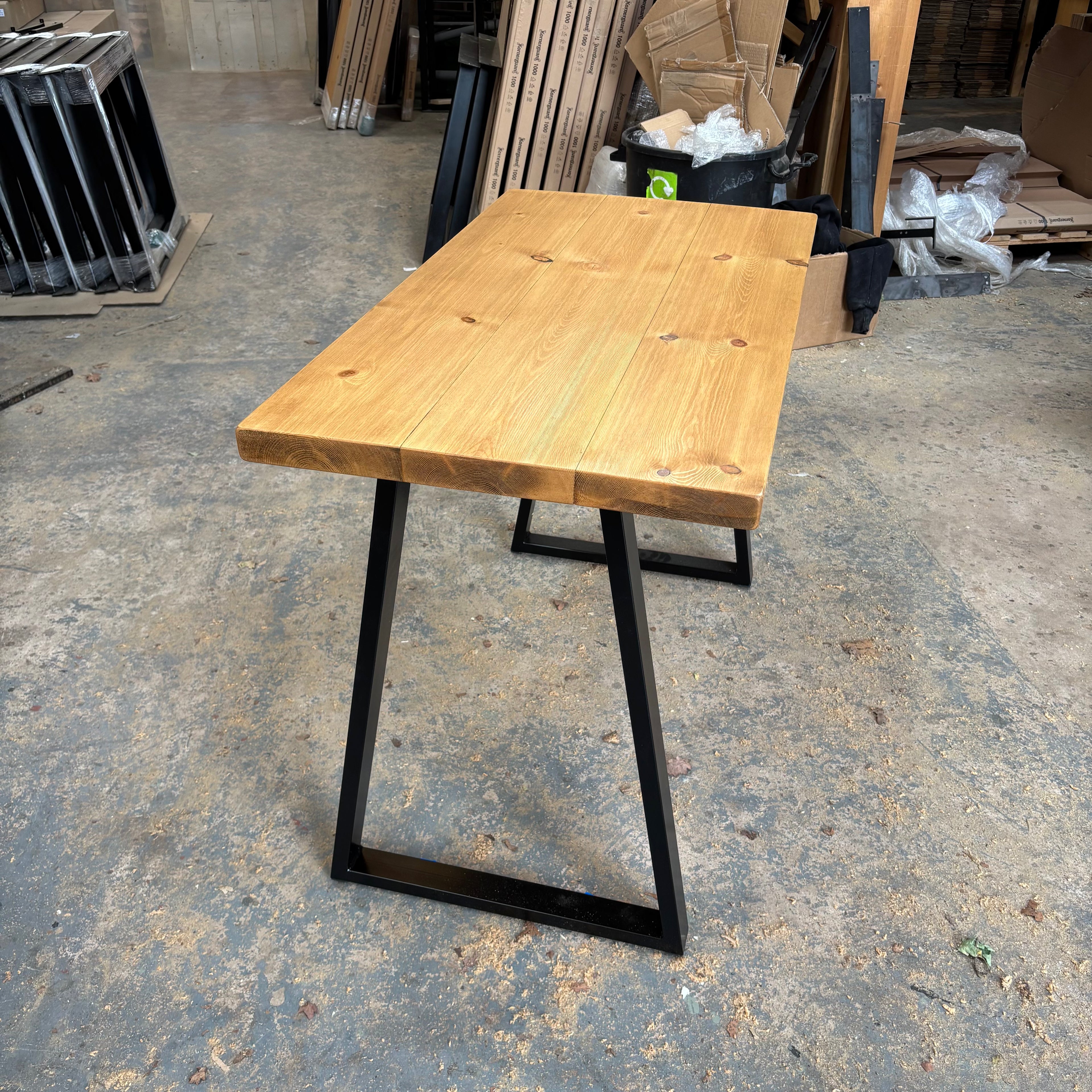 Rustic office desk - Thin Trapeze legs 110cm x 58cm - Rugger Brown