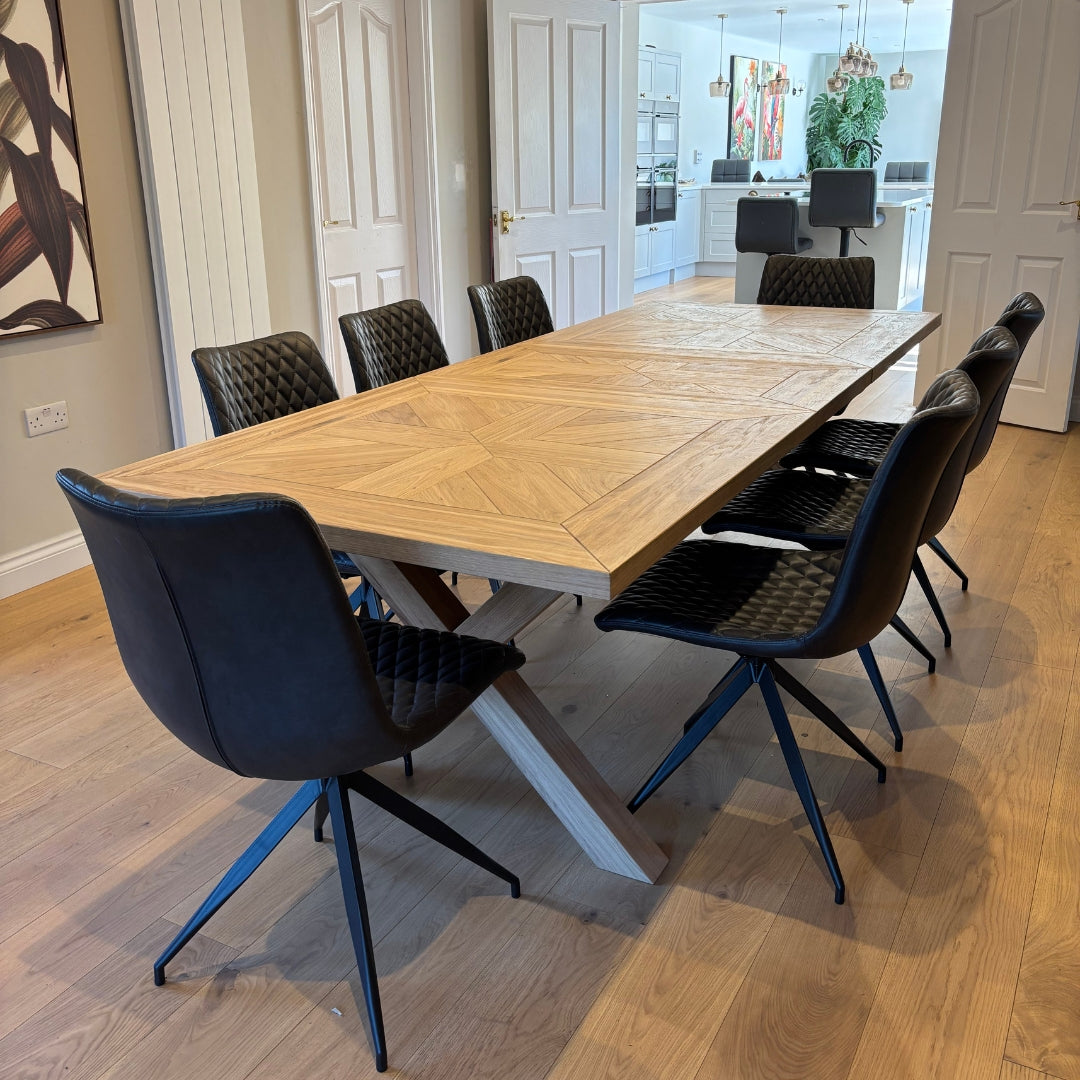 Oakley Central Extending Solid Oak Dining table – Masterplank UK