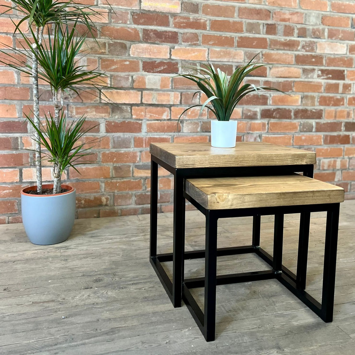Sydney rustic nest of tables  Masterplank UK