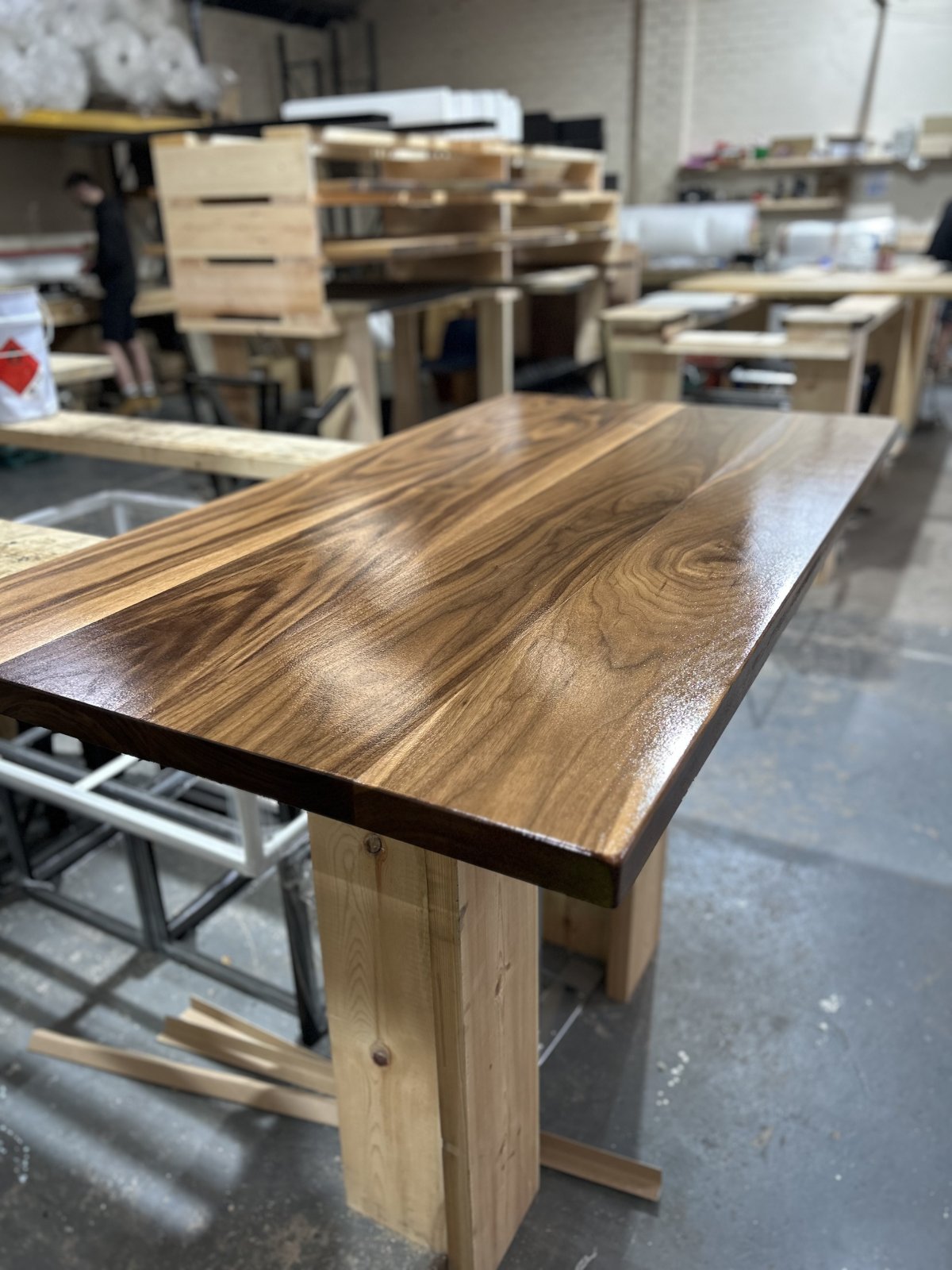 The Essential Guide to the Walnut Table: Craft, Character, and Care