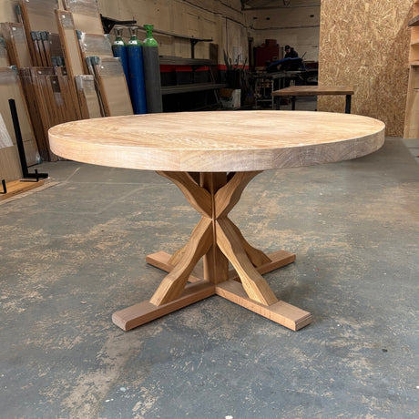 Ex Demo - Solid Oak 140cm Chunky Round Dining table - Wooden Central base