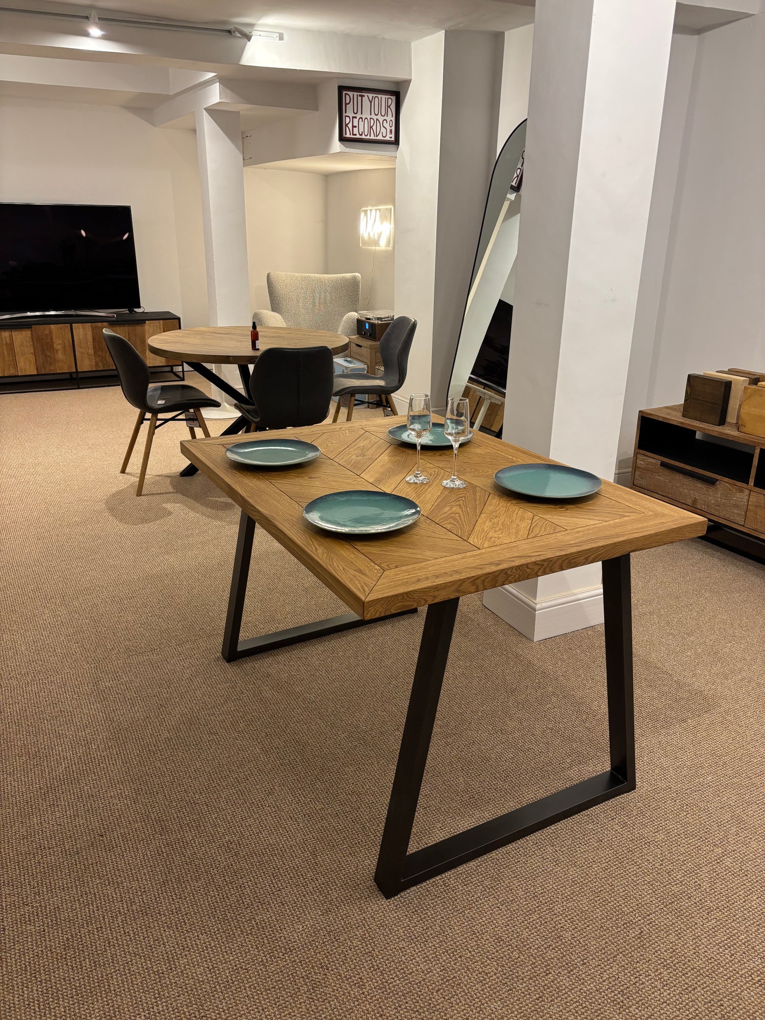 Ex Demo - Solid Oak Roscel Table - 120cm x 90cm