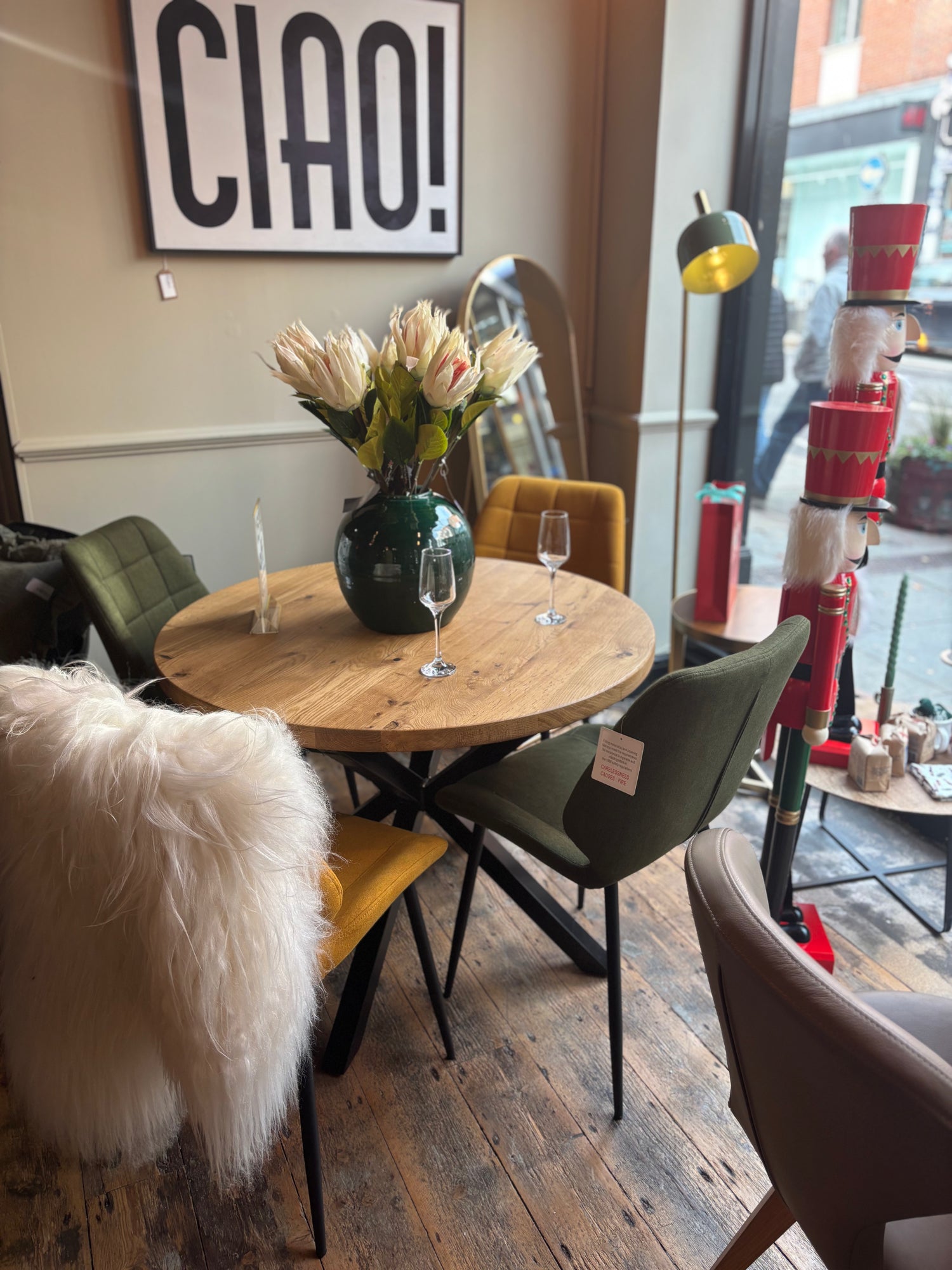 Ex Demo - Solid Oak Round 100cm Table - Metal central spider legs