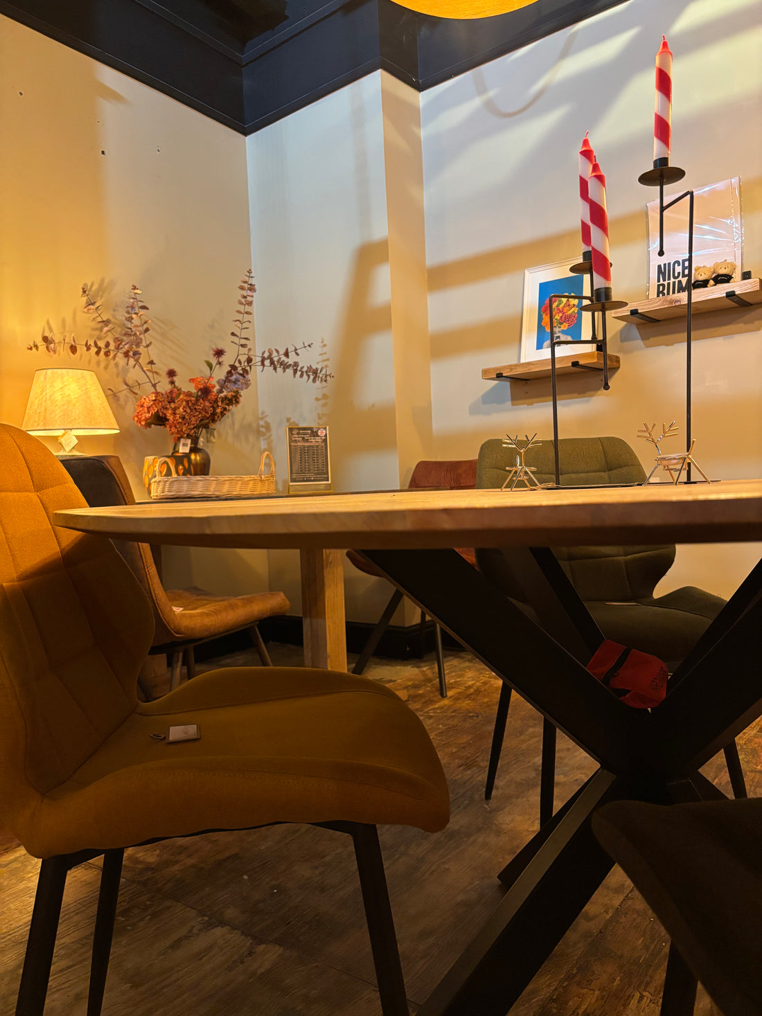 Ex Demo - Solid Mango Round 150cm Table - Metal central spider legs