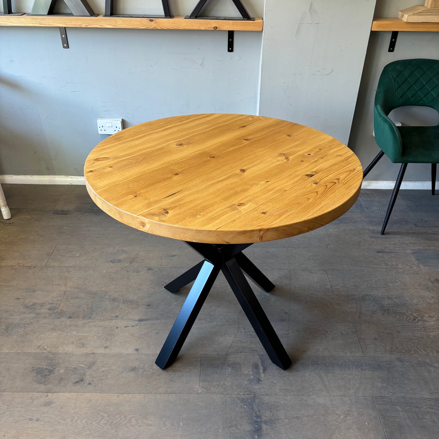 Ex Demo - 90cm Rustic Pine Round Dining Table