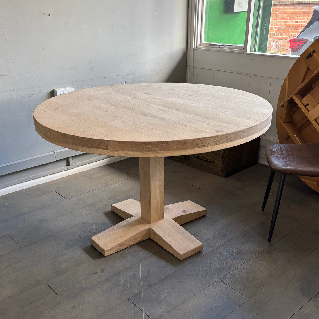 Ex demo 120cm Solid Oak 6cm thick Round Dining Table - Straight Pedestal Leg - Choose the colour