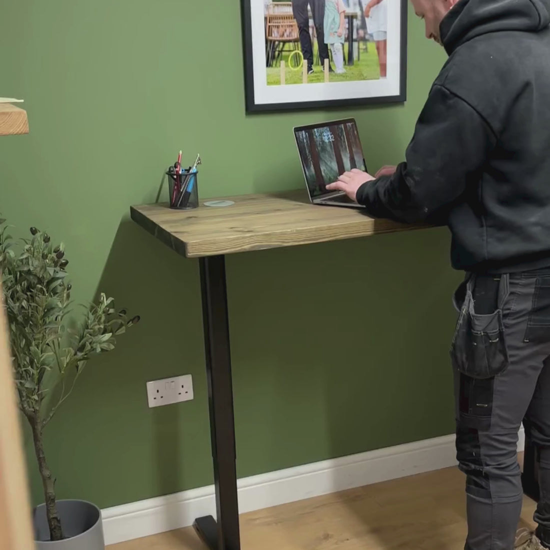 Standing desk adjustable Height  - Rustic Oak

