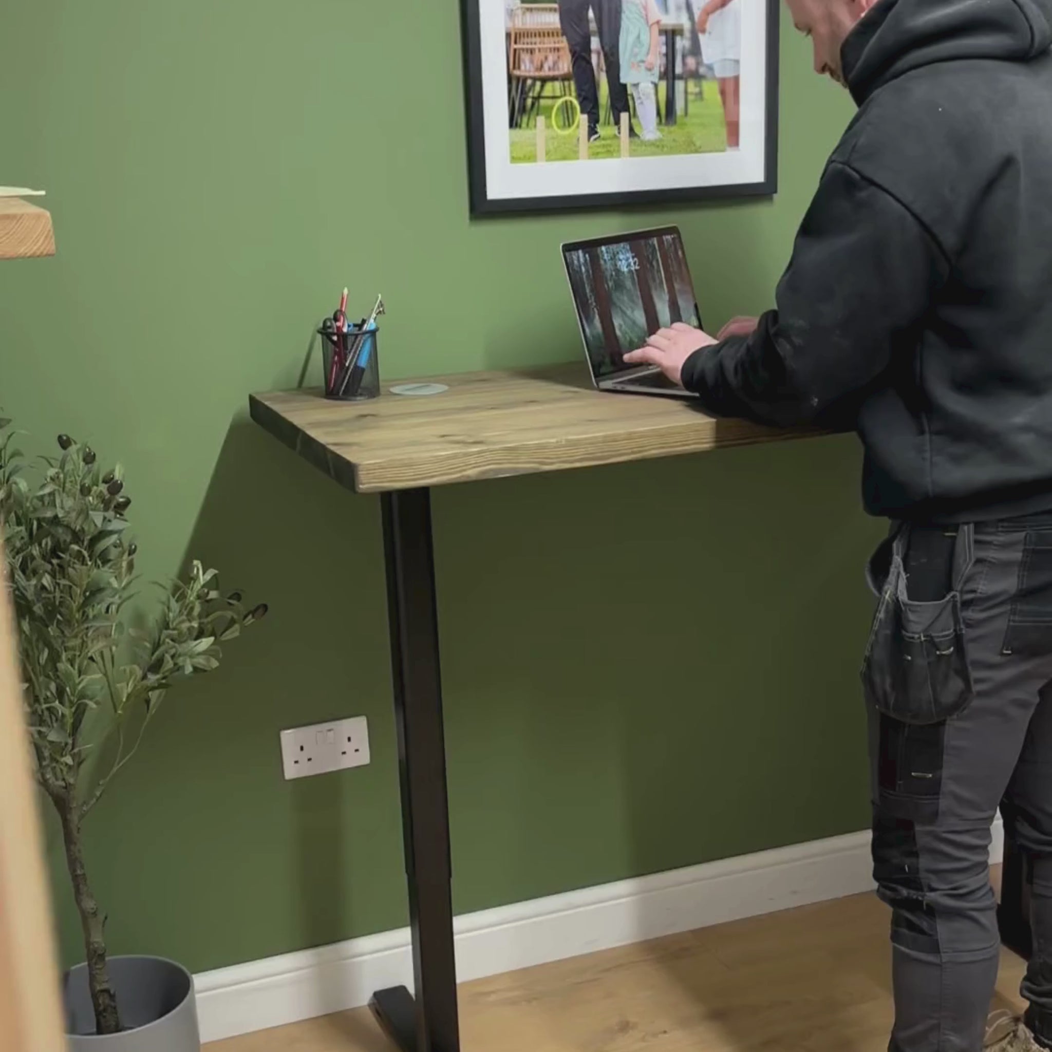 Standing desk adjustable Height  - Rustic Oak

